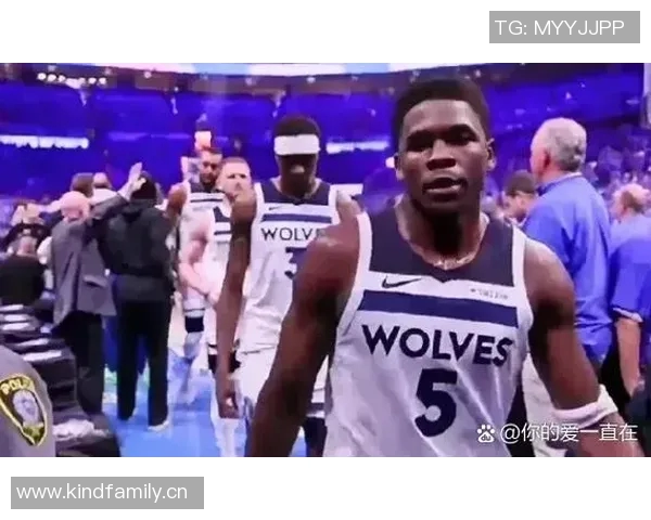 手感冰冷！爱德华兹半场低迷，8投1中仅取7分